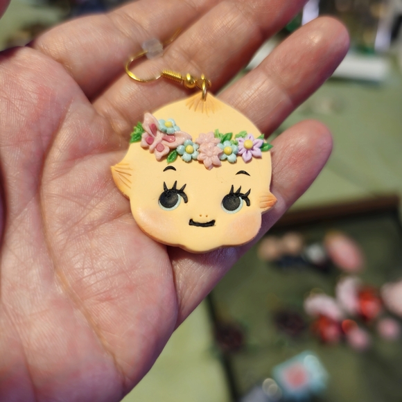 Spring Kewpie Earrings! - Picture 2 of 3